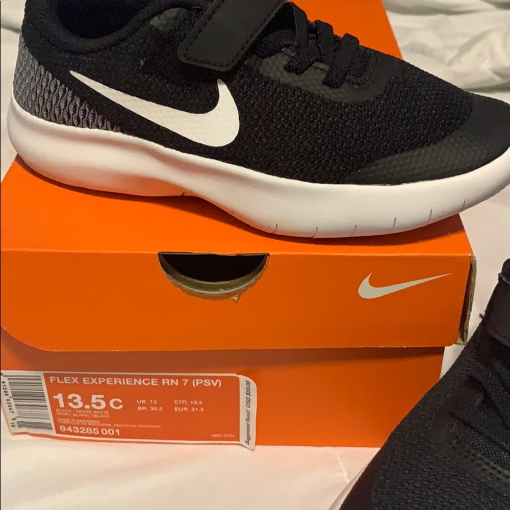 Nike flex shoes